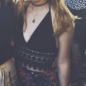 SUPER CUTE Lace halter top crop top